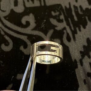 Gucci Silver Band Ring. Size 6